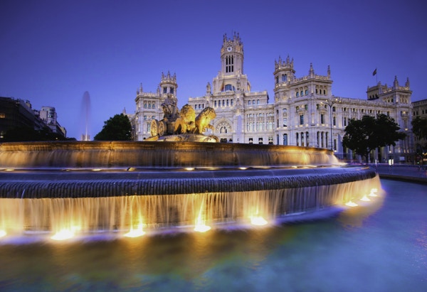 Cibeles-plassen i Madrid med sin vakre fontene.