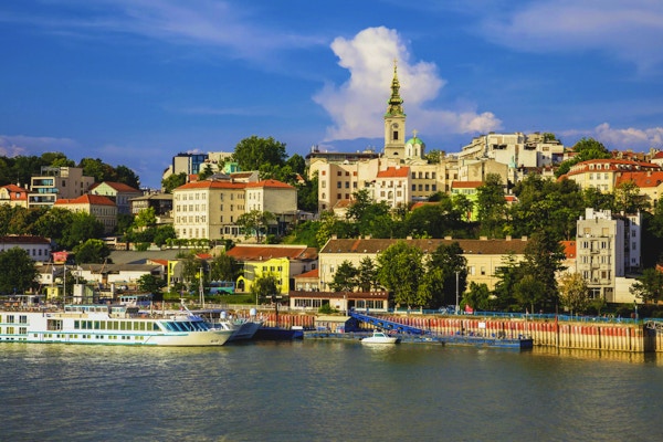 Det historiske sentrum av Beograd ved bredden av elven Sava