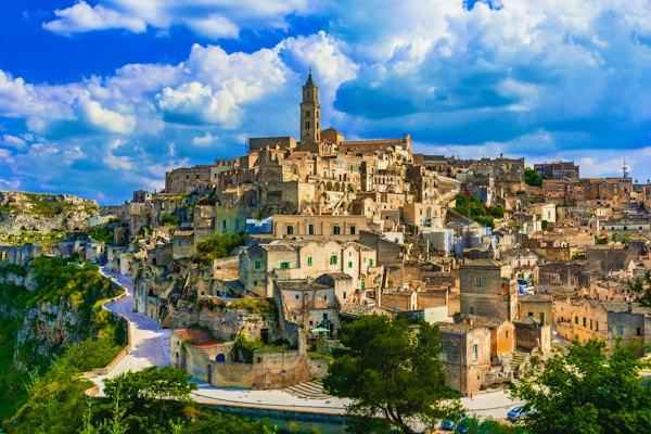 Matera, Basilicata, Italia: Landskapsutsikt over gamlebyen - Sassi di Matera, europeisk kulturhovedstad, ved daggry