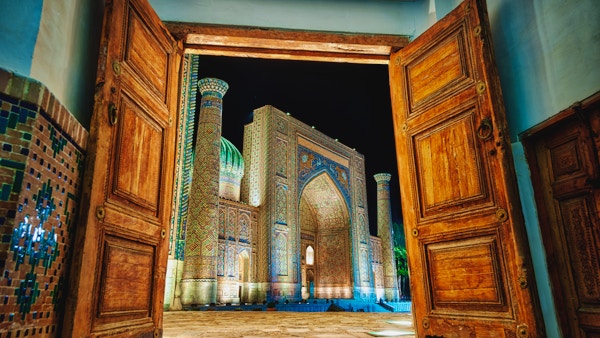 Registan Square i sentrum av Samarkand i Usbekistan
