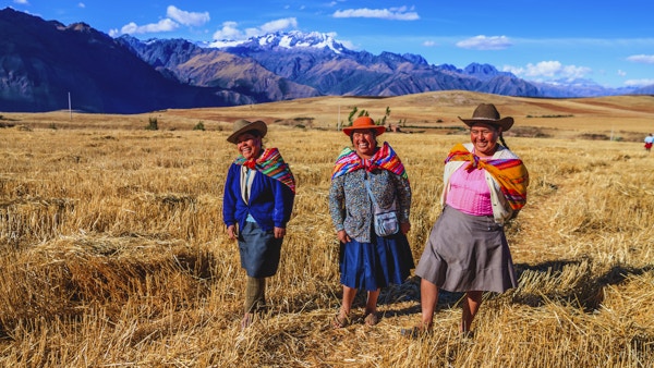 Inkaenes Urubambadal er en dal i de peruanske Andesfjellene, nær inkahovedstaden Cusco og nedenfor den forhistoriske, hellige byen Machu Picchu. Dalen inkluderer alt mellom Pisac og Ollantaytambo, parallelt med Urubambaelven, også kjent som Vilcanotaelven eller Wilcamayo, som denne hellige elven kalles når den renner gjennom dalen. Elven henger sammen med mange sideelver som renner gjennom tilstøtende daler og juv og består av mange arkeologiske rester og landsbyer. Dalen var verdsatt av inkaene på grunn av sine unike geografiske og klimatiske kvaliteter. Den var en av imperiets viktigste steder for utvinning av naturrikdommer og det beste stedet for maisproduksjon i Peru.