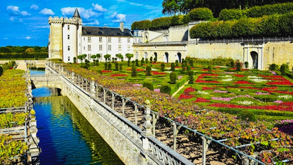 Fransk slott med hage.