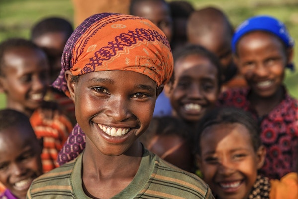 Gruppe av glade afrikanske barn - Etiopia, Øst-Afrika.