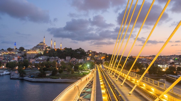 Utsikt over Halic T-banestasjon i Istanbul,Tyrkia