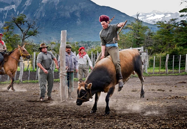 Besøk på patagonsk ranch,  gauchos og okseriding