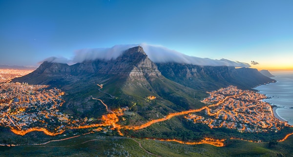 Table Mountain er et av de mest besøkte turistmålene i Cape Town.