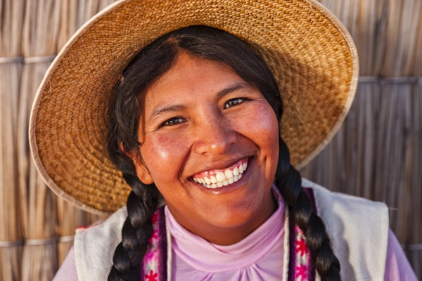 Peruansk kvinne med karakteristisk hatt.