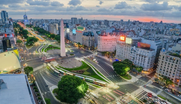 9. juli avenyen i Buenos Aires er et populært landemerke.
