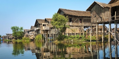 "Trehus ved innsjøen Inle Lake, Myanmar"