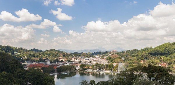 Panorama av Kendy, eldgamle hovedstad på Sri Lanka