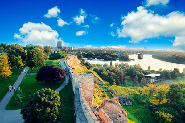 Utsikt over Beograd fra festningen Kalemegdan