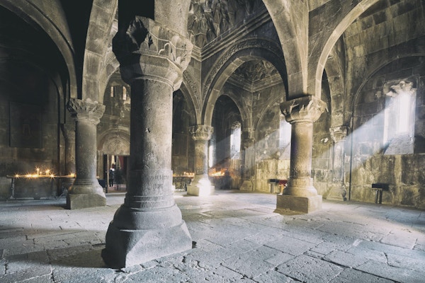 Klosteret Geghard er en bygning fra 4. århundre i Kotayk-provinsen Armenia.