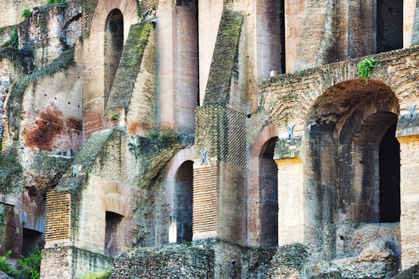Arkitektonisk detalj av Palatine Hill-komplekset på Forum Romanum i Roma, Italia.
