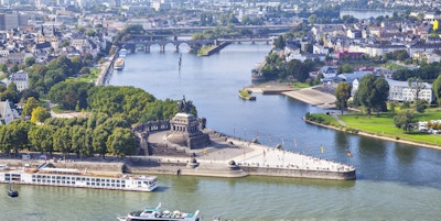 German Corner (Deutsches Eck) - monument ved sammenløpet av elven Rhinen og Mosel i Koblenz, Tyskland
