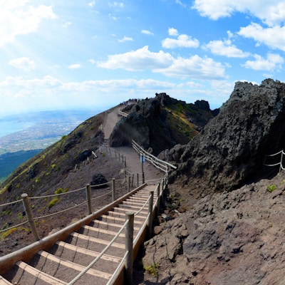 Tursti på Vesuvius-vulkanen. Campania-regionen, Italia