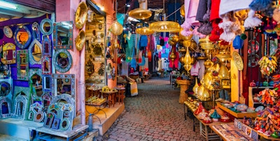 Typisk soukemarked i Marokko.