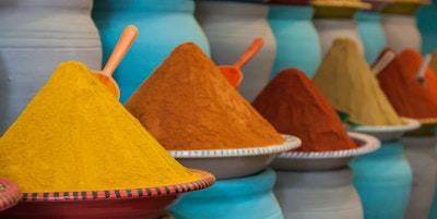 finmalt krydder på markedet Marrakech, Marokko