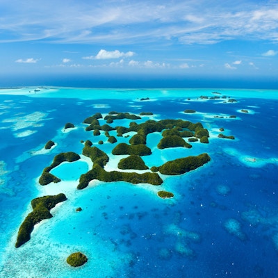 Vakker utsikt over 70 øyer i Palau ovenfra