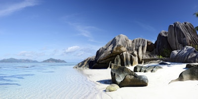 Seychellene er de vakreste tropiske øyene i verden i det indiske hav. Sammensatt bilde