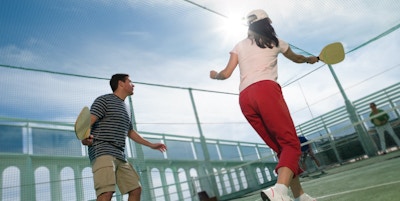 Du kan være aktiv på ferie og nyte tilbudet om bord Queen Mary 2
