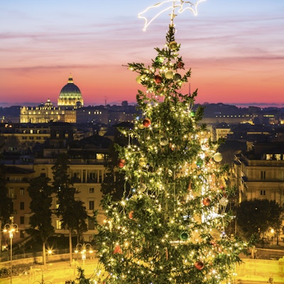 Juletre og Piazza del Popolo i Roma, Italia