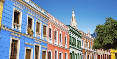 Bilde av fargerike bygninger i Bogota