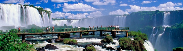 Iguazú-fossen er et spektakulært syn.