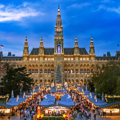 Julemarkedet i Wien, et tradisjonelt marked foran Wiens rådhus i desember
