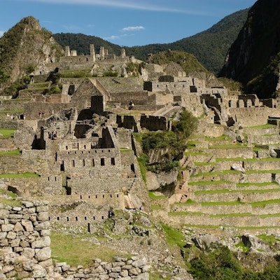 Husruiner og terrasser i Machu Picchu