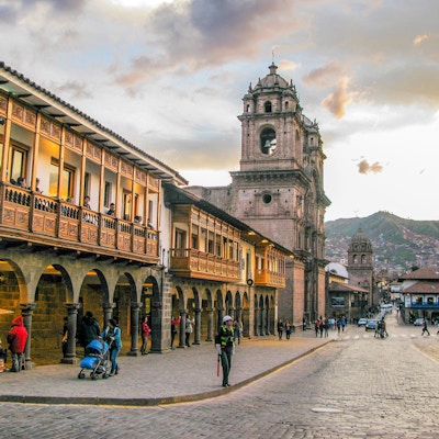 Historiske Plaza de armas i Cuzso er bygd i spansk kolonistil.
