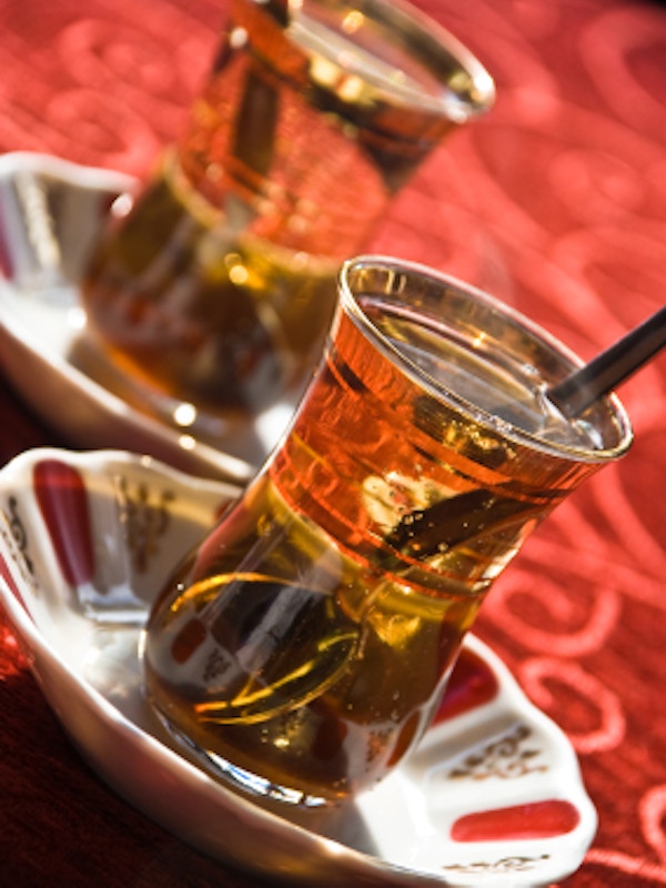 To glass med marokkansk te