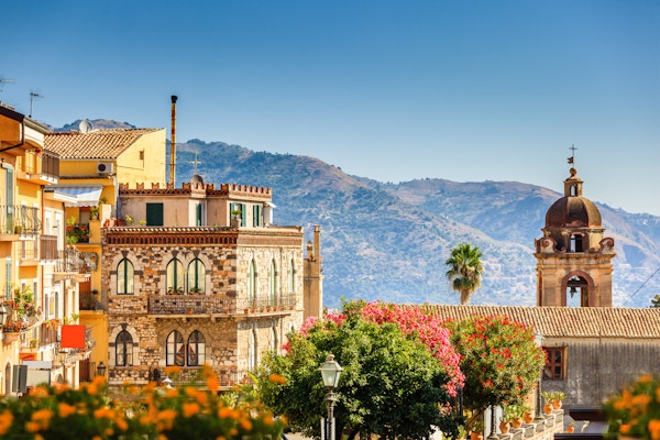Vakre detaljer og arkitektur i den sicilianske byen Taormina