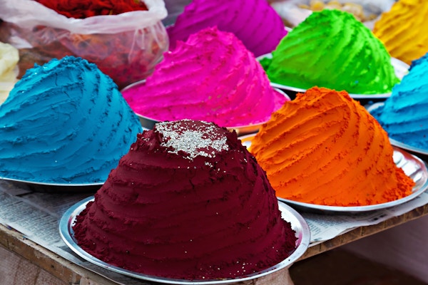 Indisk fargerikt pulver, marked, India