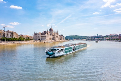 MS Amadeus Brilliant på Donau ved Budapest