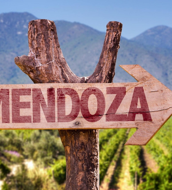 Mendoza ligger vakkert til ved foten av Andesfjellene.
