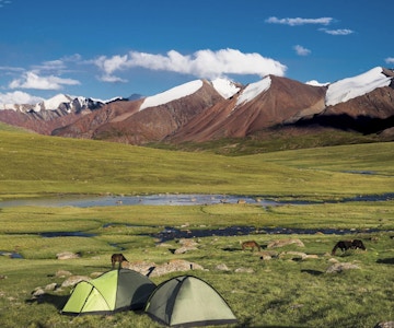 camping i Kirgisistan-fjellene.