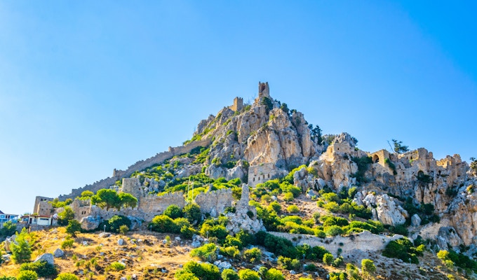 Ruinene av St. Hilarion-slottet i det nordlige Kypros
