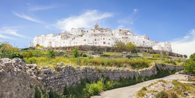 Panorama av gamlebyen i Ostuni, Puglia, Italia