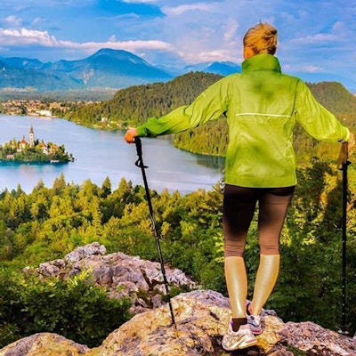 1 slide slovenia lake bled woman hiker pano 1170x570