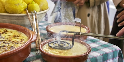 Tilberedning av risgrøt på en festival i Asturia