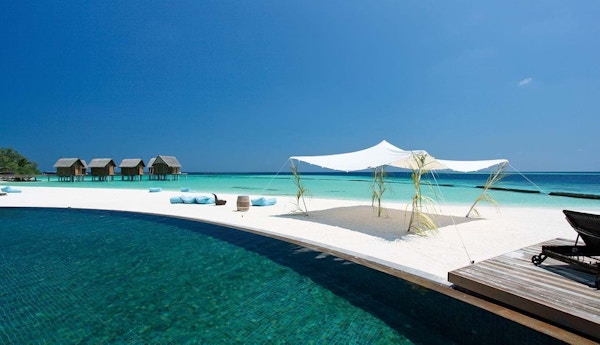 Constance Moofushi Resort 5*, Maldivene,