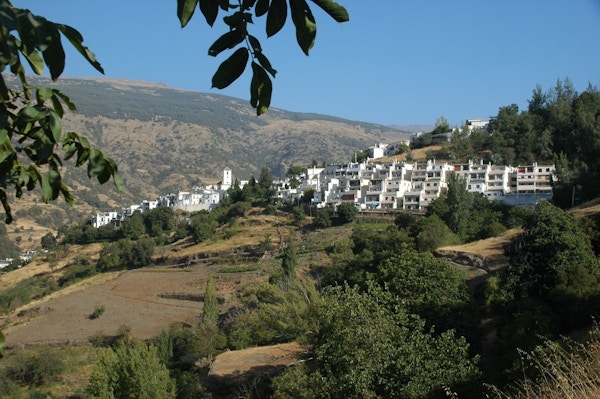 Landsby i Las Alpujarras, Spania.