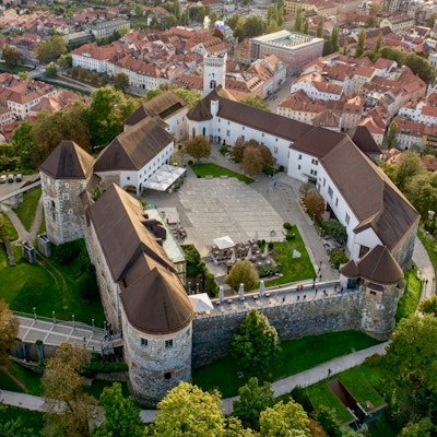 Ljubljanski grad z dronom hi res september 2019 13 2