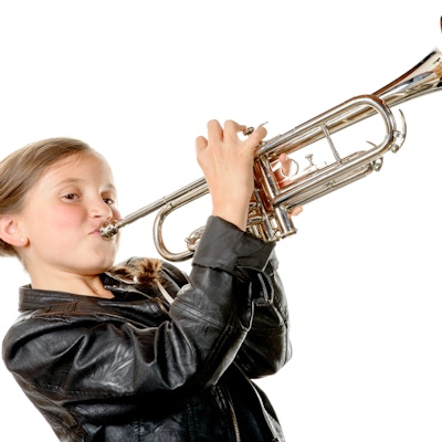 Musikk trompetist jente