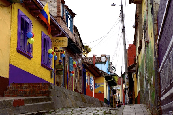 Bilde av fargerike bygninger i Bogota