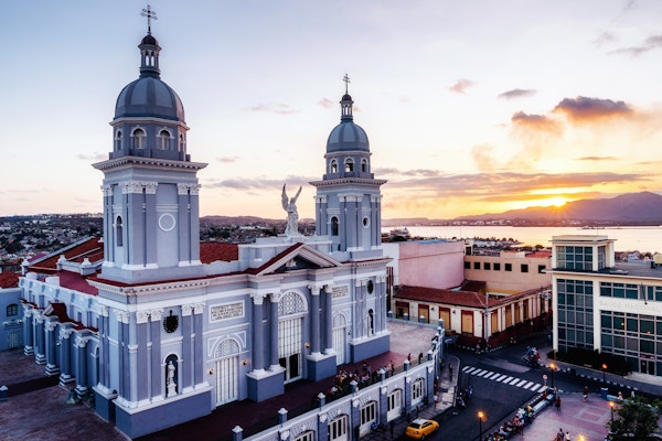 Utsikt over katedralen til Our Lady of the Assumption, Santiago de Cuba, Cuba