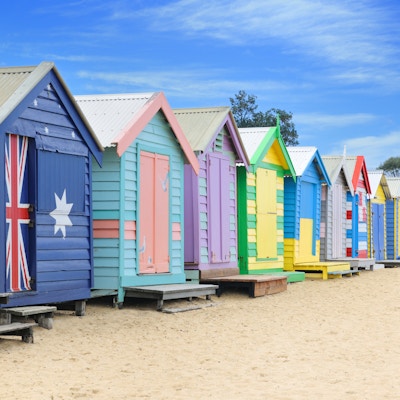 De berømte hyttene som ligger ved stranden av Brighton Beach i Melbourne. Disse strandhytter er noen av de dyreste eiendommer i Australia hvis de beregnes på kvadratmeter. Nikon D3X. Konvertert fra RAW.